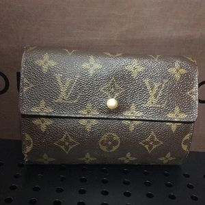 AUTHENTIC LOUIS VUITTON WALLET